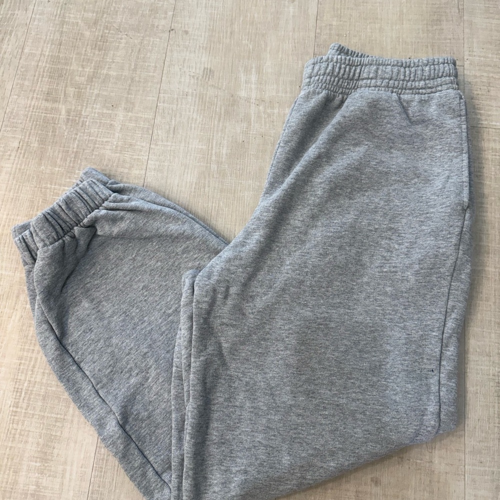 Uniqlo Kids  Gray Joggers Sweatpants size medium/ Cozy everyday pants